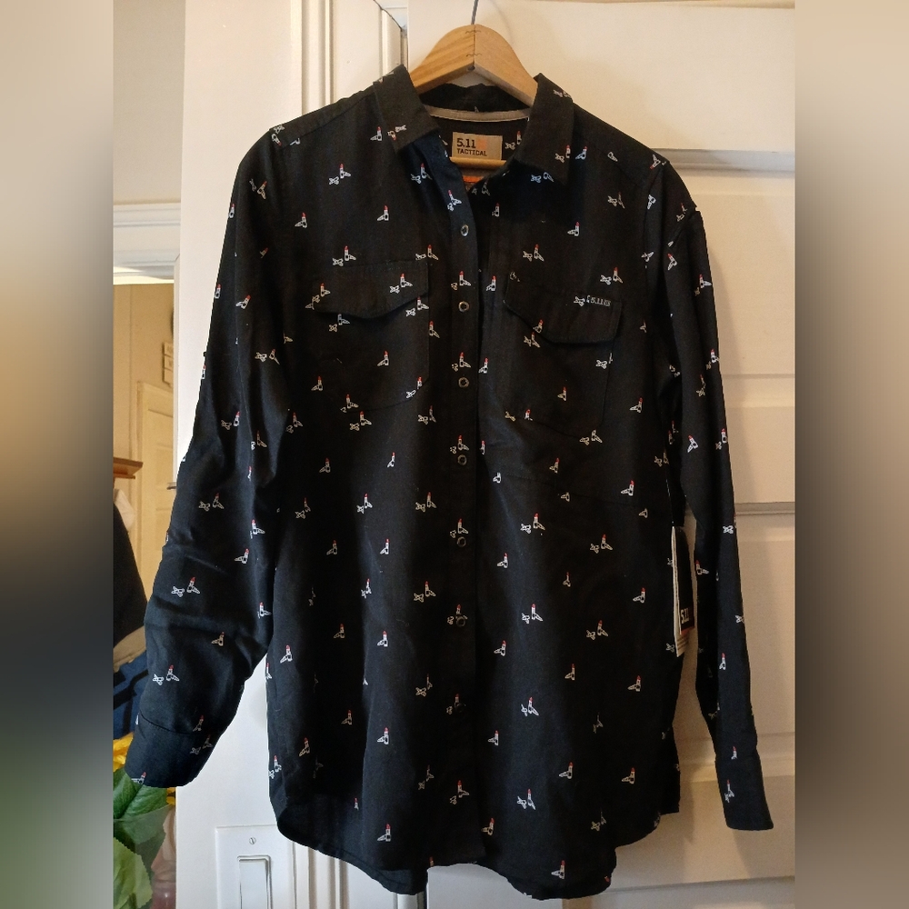 NWT 5.11 Tactical  Femme Fatale Shirt Black Long Sleeve Lipstick Print Sz. M